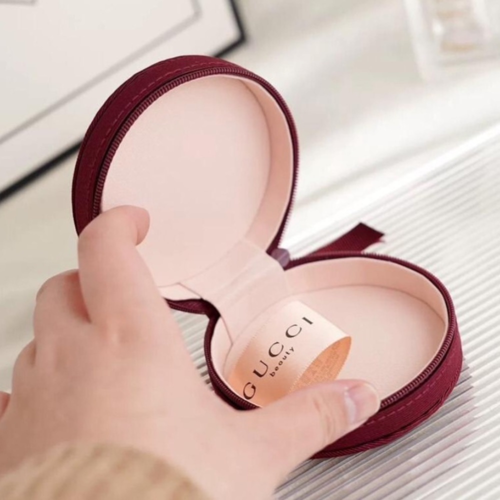 Gucci Beauty Burgundy and Cream Round Case - Picture 3 of 3